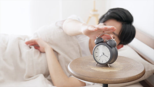 疲れはなぜ蓄積する？「休んでも疲れる人」の体の中で起きていること